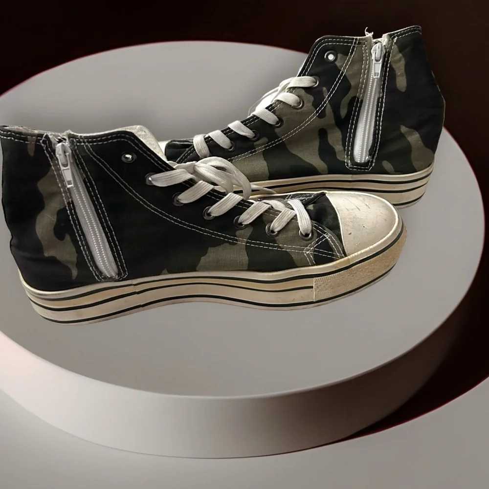 Women’s Bucco 10m High Top Sneakers Camouflage Shoes Studs Canvas Camo Zipper - Picture 2 of 7